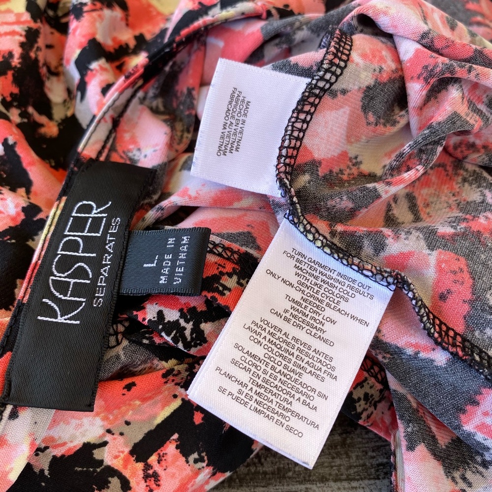 Boho Print Sleeveless V Neck Top - Picture 4 of 4